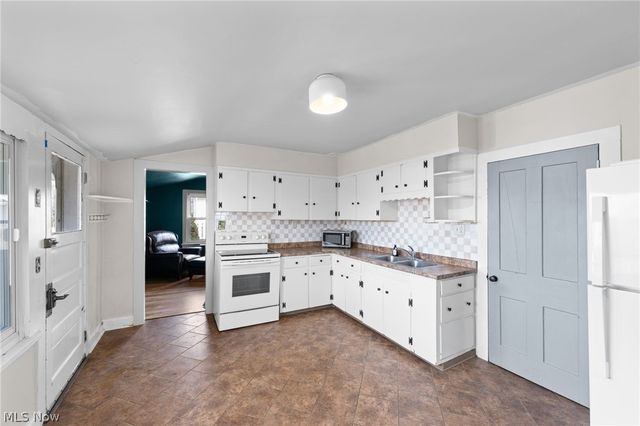 49 Monroe Street, Berea, OH 44017