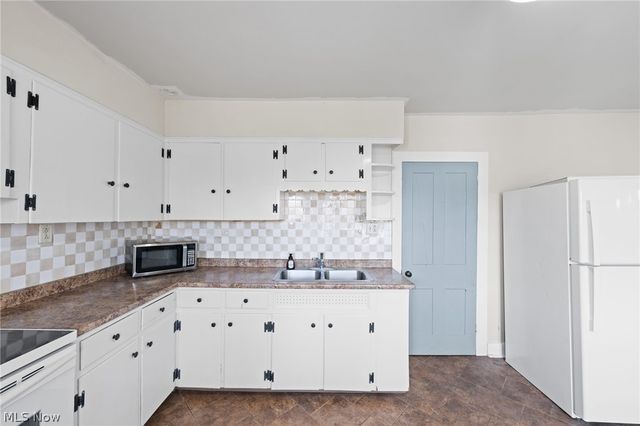 49 Monroe Street, Berea, OH 44017