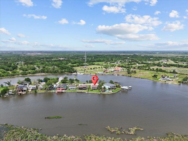 5030 Scenic Drive, Dickinson, TX 77539