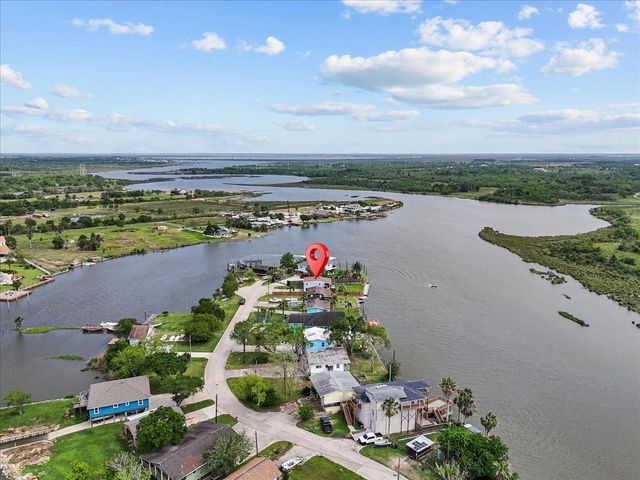 5030 Scenic Drive, Dickinson, TX 77539