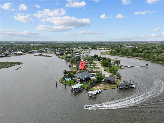 5030 Scenic Drive, Dickinson, TX 77539