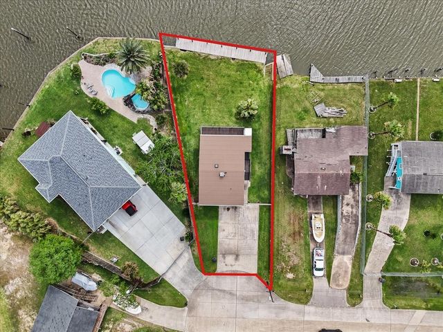 5030 Scenic Drive, Dickinson, TX 77539