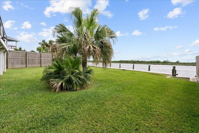 5030 Scenic Drive, Dickinson, TX 77539