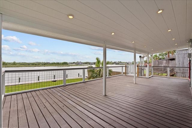 5030 Scenic Drive, Dickinson, TX 77539