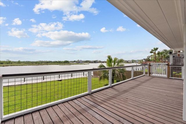 5030 Scenic Drive, Dickinson, TX 77539