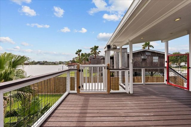 5030 Scenic Drive, Dickinson, TX 77539