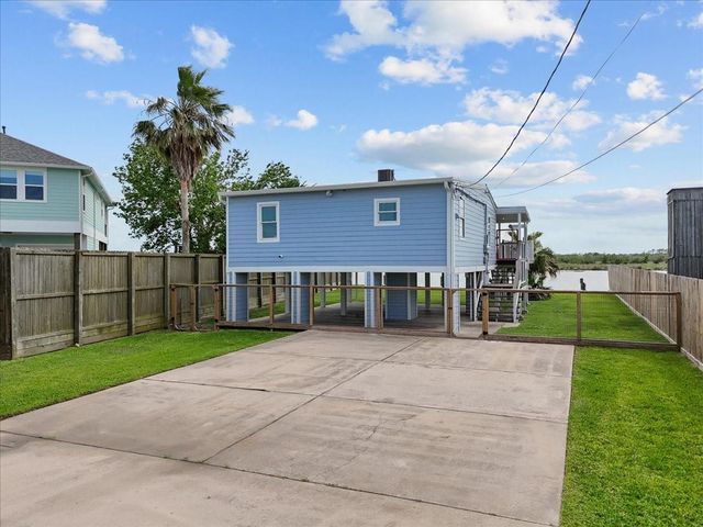 5030 Scenic Drive, Dickinson, TX 77539