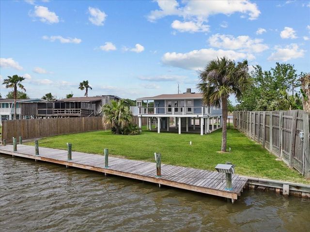 5030 Scenic Drive, Dickinson, TX 77539