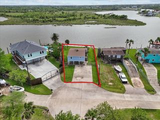 5030 Scenic Drive, Dickinson, TX 77539