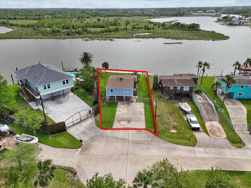 5030 Scenic Drive, Dickinson, TX 77539
