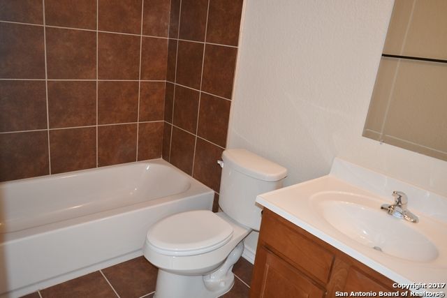 16711 Jupiter Hvn Unit 4, Selma, TX 78154