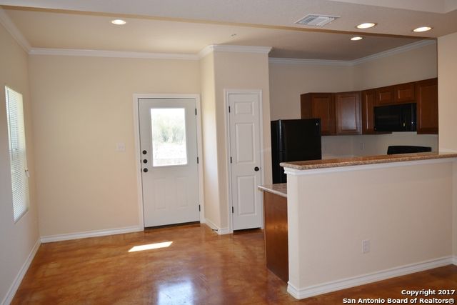 16711 Jupiter Hvn Unit 4, Selma, TX 78154