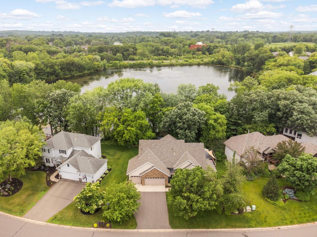 10787 Alison Way, Inver Grove Heights, MN 55077