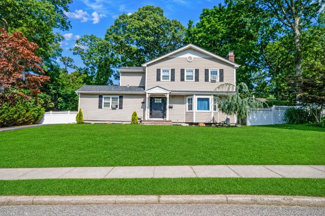 15 Jamar Lane, Lake Ronkonkoma, NY 11779