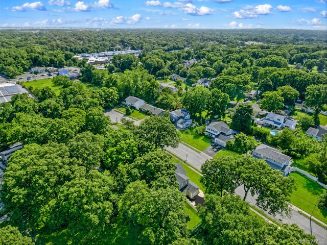 15 Jamar Lane, Lake Ronkonkoma, NY 11779