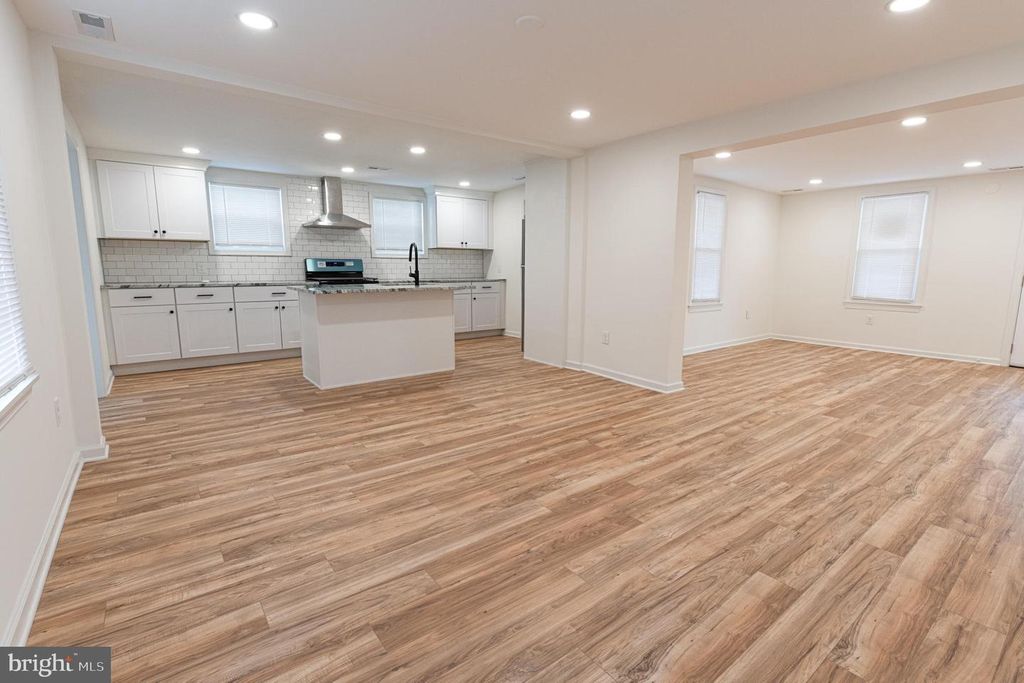 48 PENN ST, Penns Grove, NJ 08069