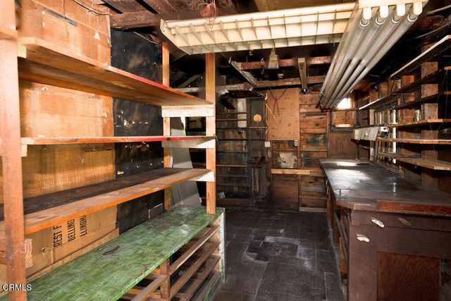 1920 N Screenland Drive, Burbank, CA 91505