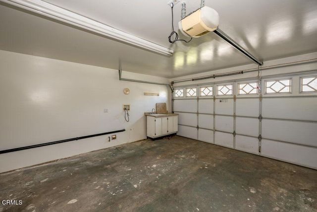 1920 N Screenland Drive, Burbank, CA 91505