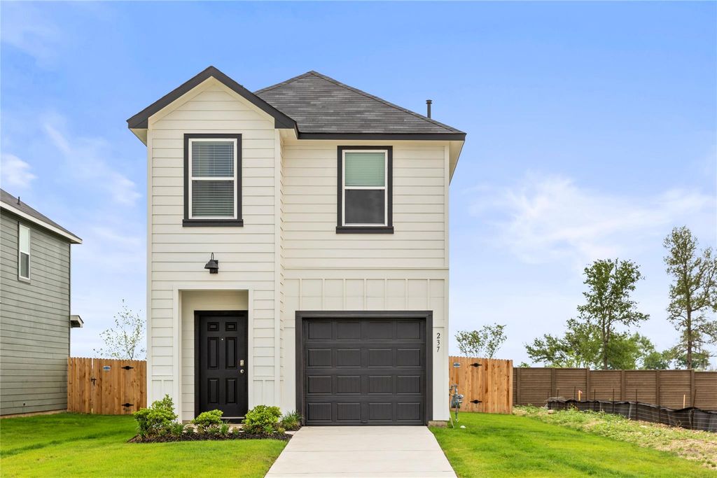 105 Kendall LN, Maxwell, TX 78656