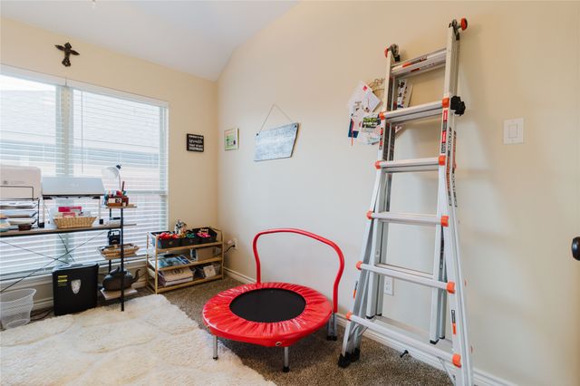 404 Avenue E, Ennis, TX 75119