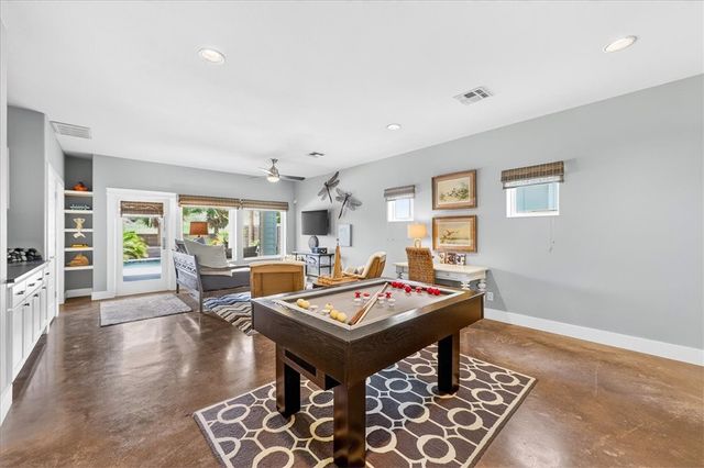 822 Oceanside, Port Aransas, TX 78373