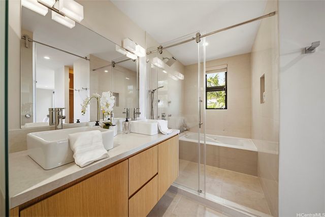 3849 Poka Street, Honolulu, HI 96816