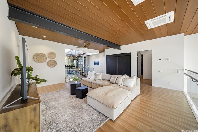 3849 Poka Street, Honolulu, HI 96816