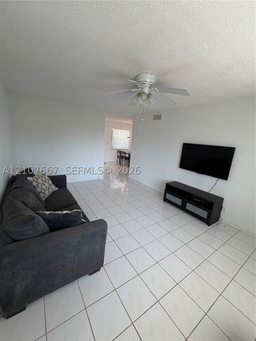 1330 NW 43rd Ave 304, Lauderhill, FL 33313
