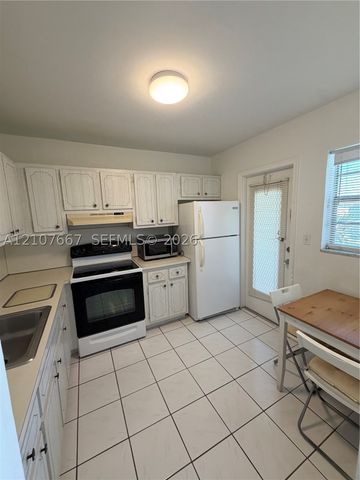 1330 NW 43rd Ave 304, Lauderhill, FL 33313