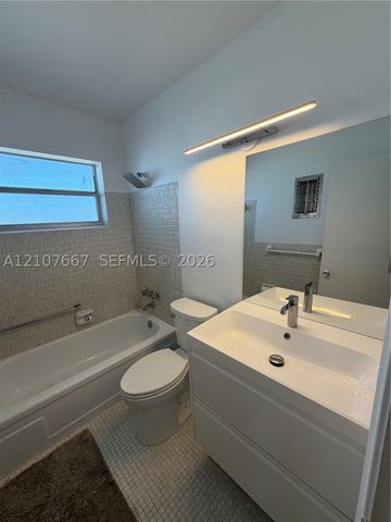 1330 NW 43rd Ave 304, Lauderhill, FL 33313