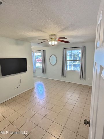 1705 Seagull Avenue, Ocean Springs, MS 39564