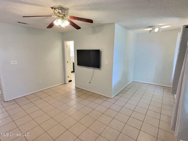 1705 Seagull Avenue, Ocean Springs, MS 39564