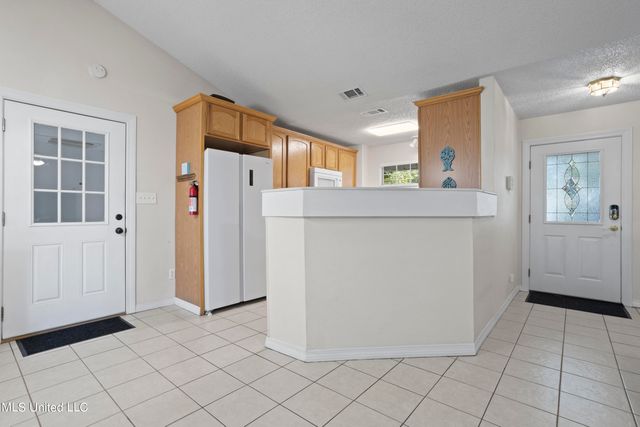 1705 Seagull Avenue, Ocean Springs, MS 39564