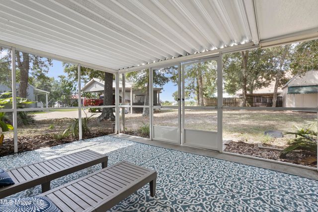 1705 Seagull Avenue, Ocean Springs, MS 39564