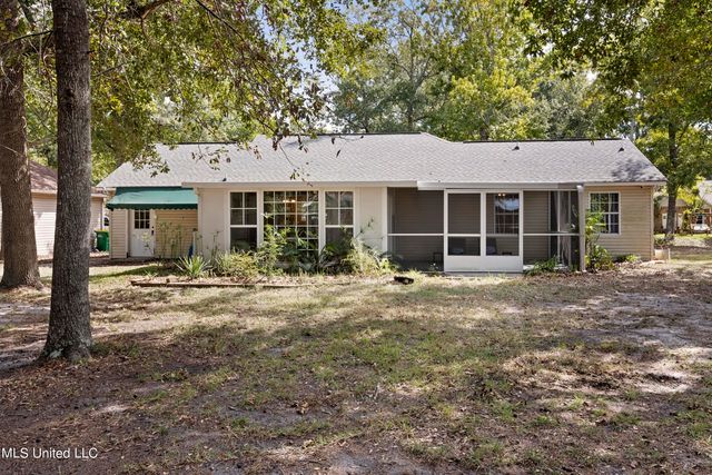 1705 Seagull Avenue, Ocean Springs, MS 39564