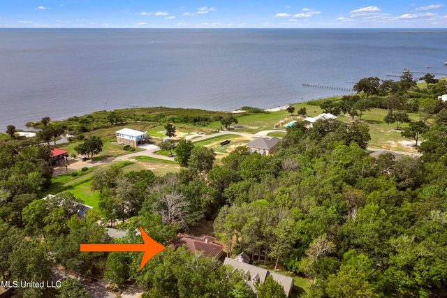 1705 Seagull Avenue, Ocean Springs, MS 39564
