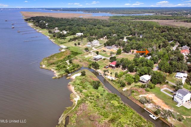 1705 Seagull Avenue, Ocean Springs, MS 39564