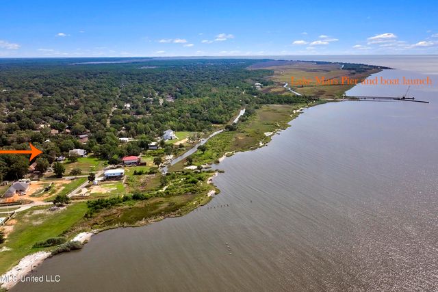 1705 Seagull Avenue, Ocean Springs, MS 39564