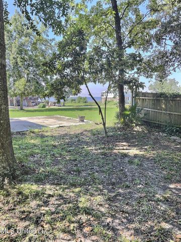1705 Seagull Avenue, Ocean Springs, MS 39564