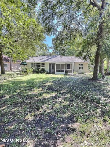 1705 Seagull Avenue, Ocean Springs, MS 39564