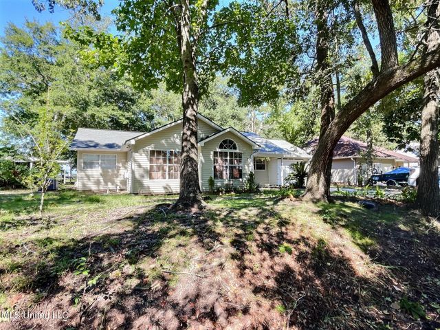 1705 Seagull Avenue, Ocean Springs, MS 39564