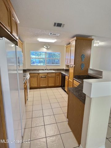 1705 Seagull Avenue, Ocean Springs, MS 39564