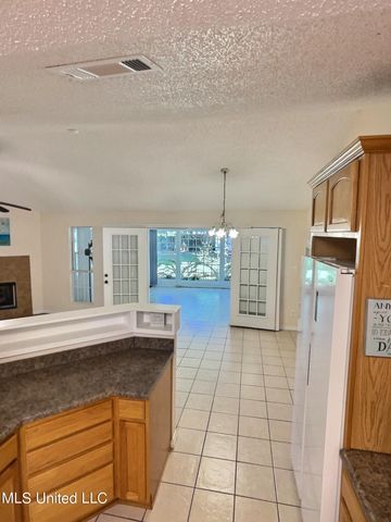 1705 Seagull Avenue, Ocean Springs, MS 39564