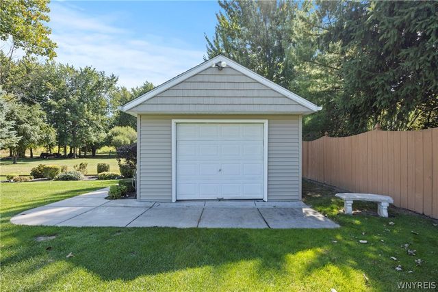 3192 Woodland Court South, Wheatfield, NY 14120