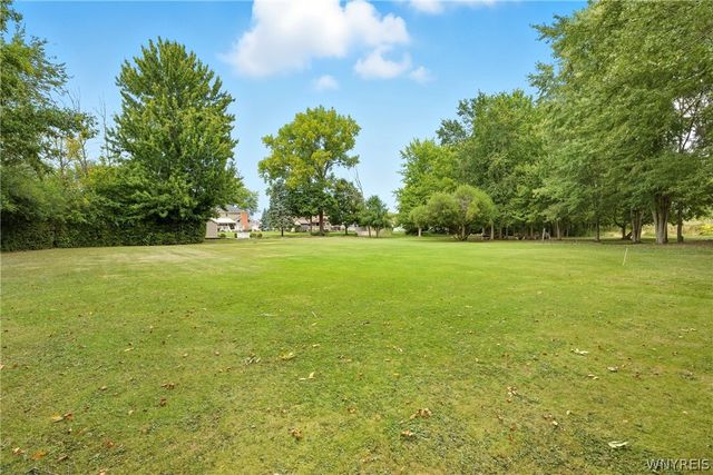 3192 Woodland Court South, Wheatfield, NY 14120