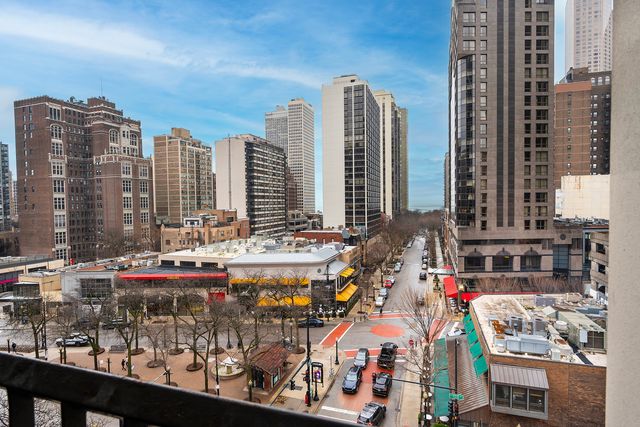 1030 N STATE Street 2GH, Chicago, IL 60610