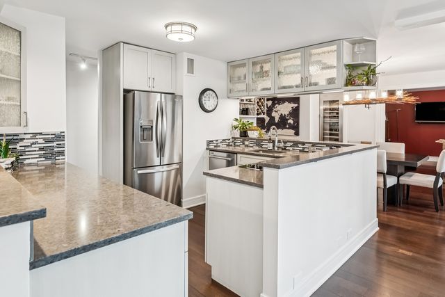 1030 N STATE Street 2GH, Chicago, IL 60610