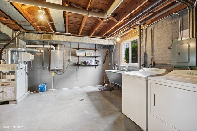 5536 W 99th Place, Oak Lawn, IL 60453