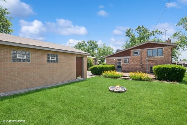 5536 W 99th Place, Oak Lawn, IL 60453