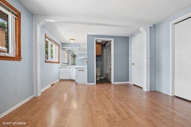 5536 W 99th Place, Oak Lawn, IL 60453
